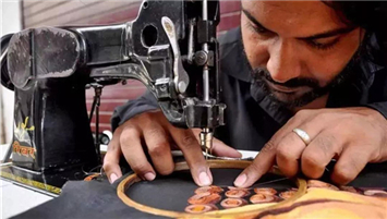 The Only Sewing Machine Artist In The World
